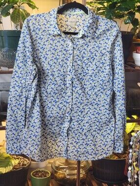 G.H. Bass & Co. Blue and Green Floral Button-Down Shirt